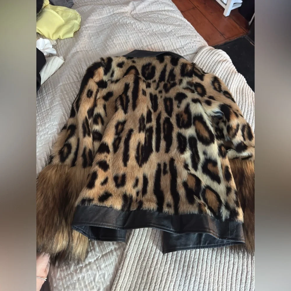 Beautiful Jacket🐆 - Picture 7 of 7